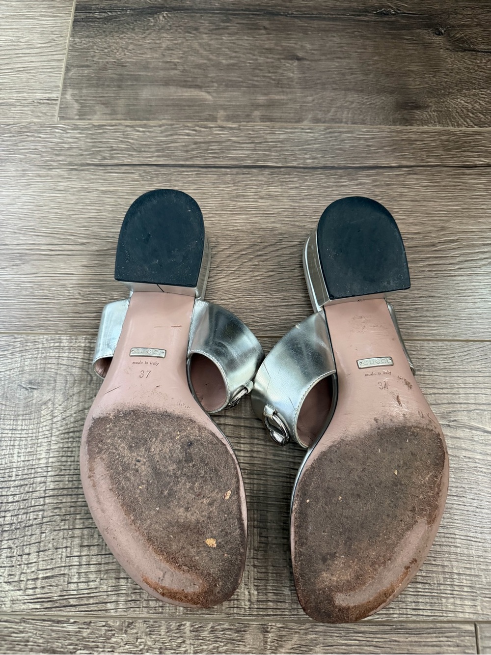 Women's Silver Metallic Slide Sandals with Chain Detail - Picture 4 of 4